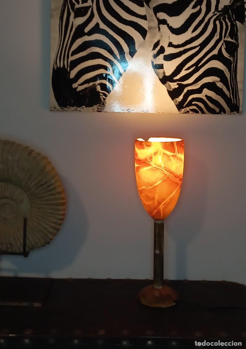 Vintage: LAMPARA ESPA&Ntilde;OLA DE SOBREMESA VINTAGE DE ALABASTRO CON FORMA DE CALIZ - A&Ntilde;OS 70