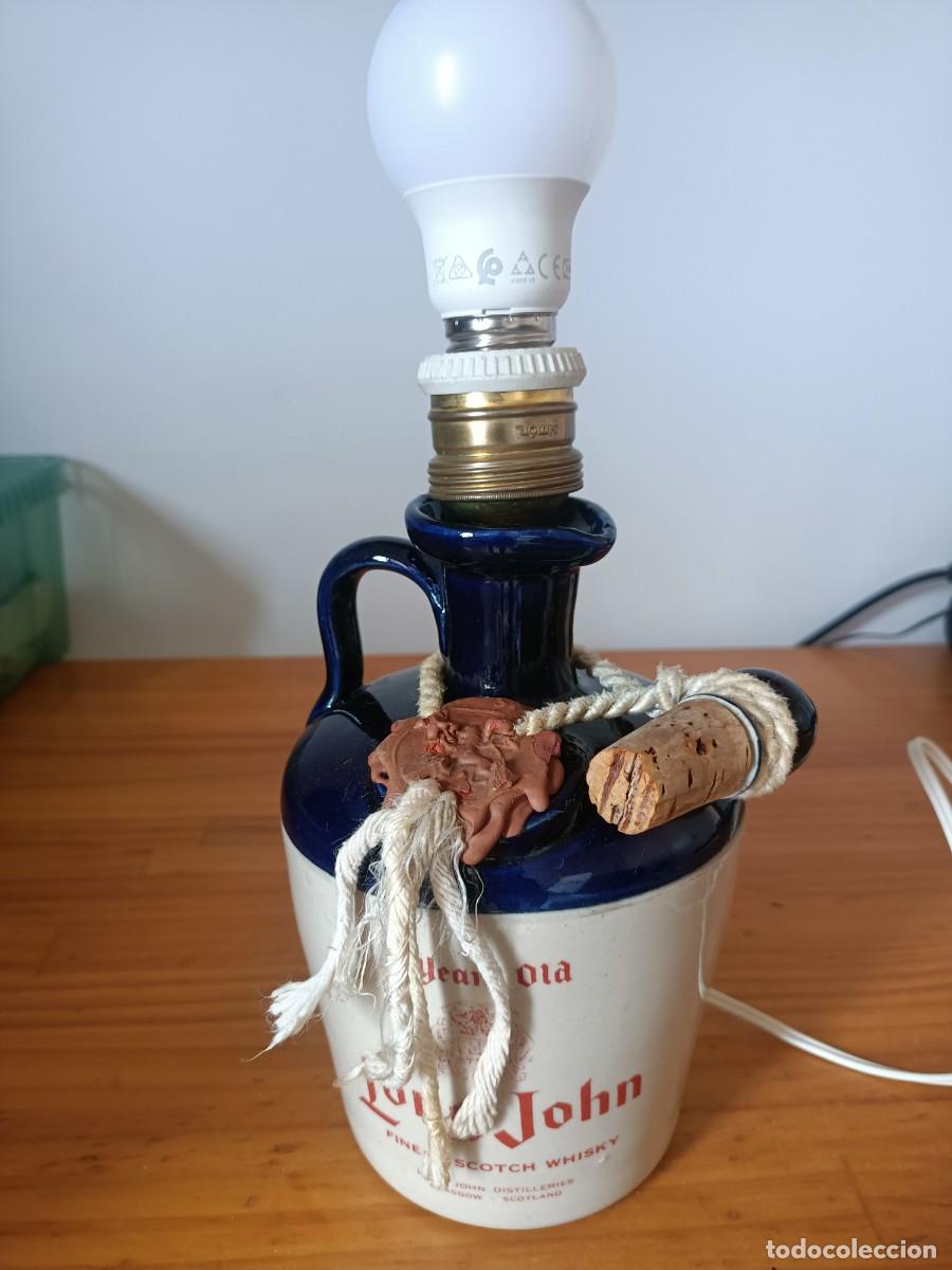 Vintage: L&aacute;mpara de mesa hecha a partir de una botella de whisky. - Foto 1