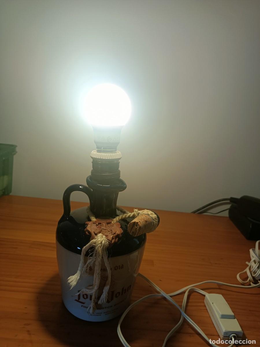 Vintage: L&aacute;mpara de mesa hecha a partir de una botella de whisky. - Foto 4