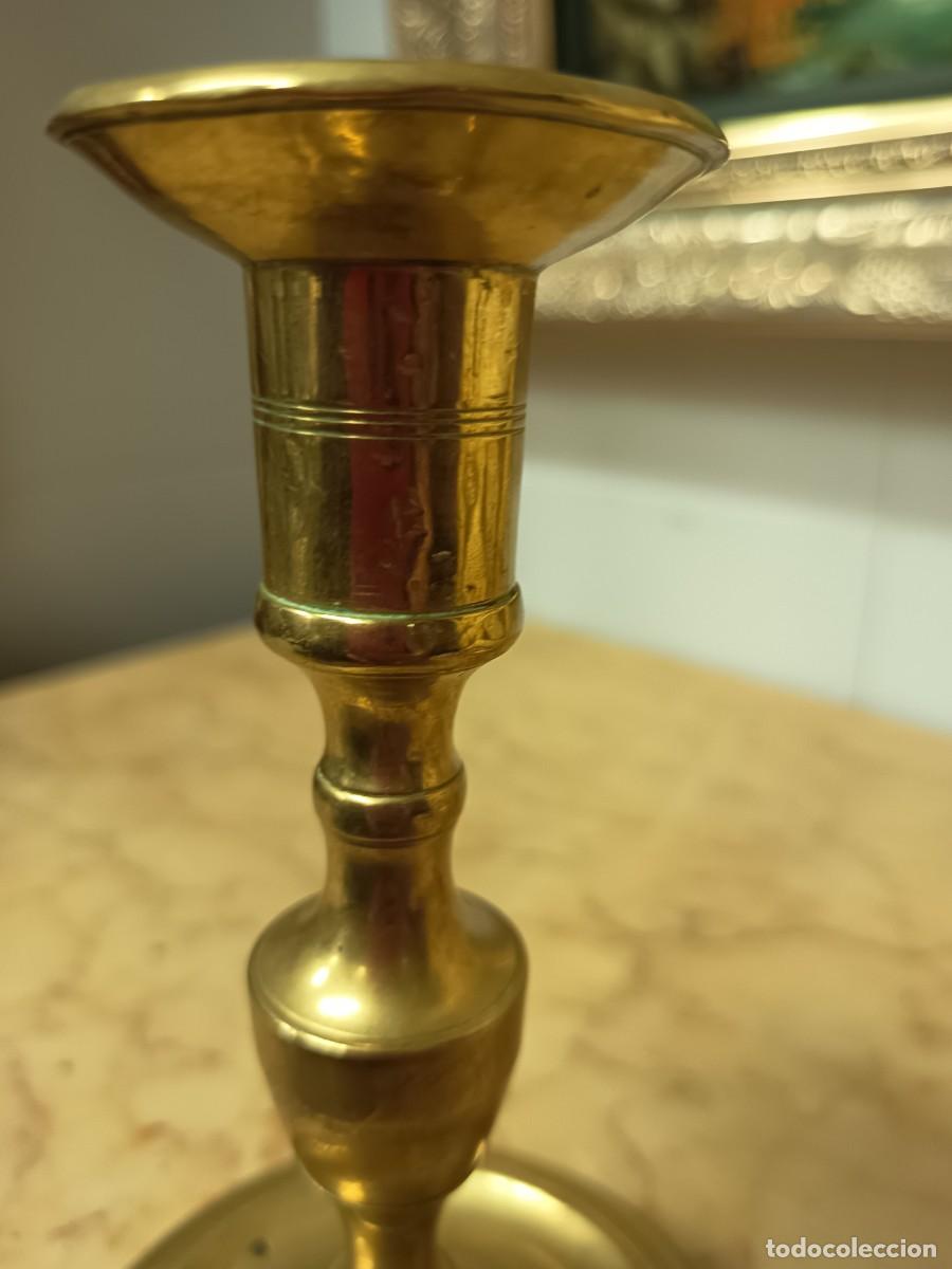 Vintage: Portavelas antiguo lat&oacute;n 17 cm - Foto 5