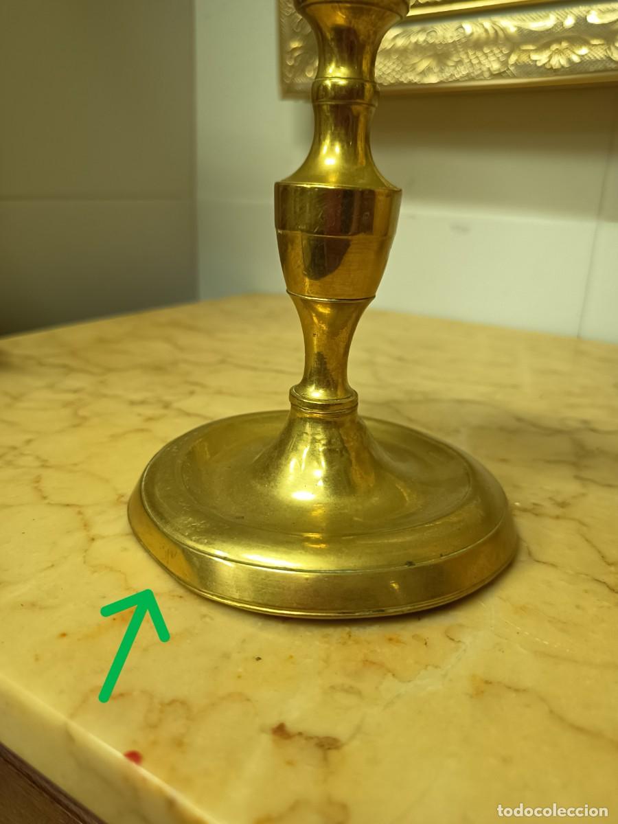 Vintage: Portavelas antiguo lat&oacute;n 17 cm - Foto 6