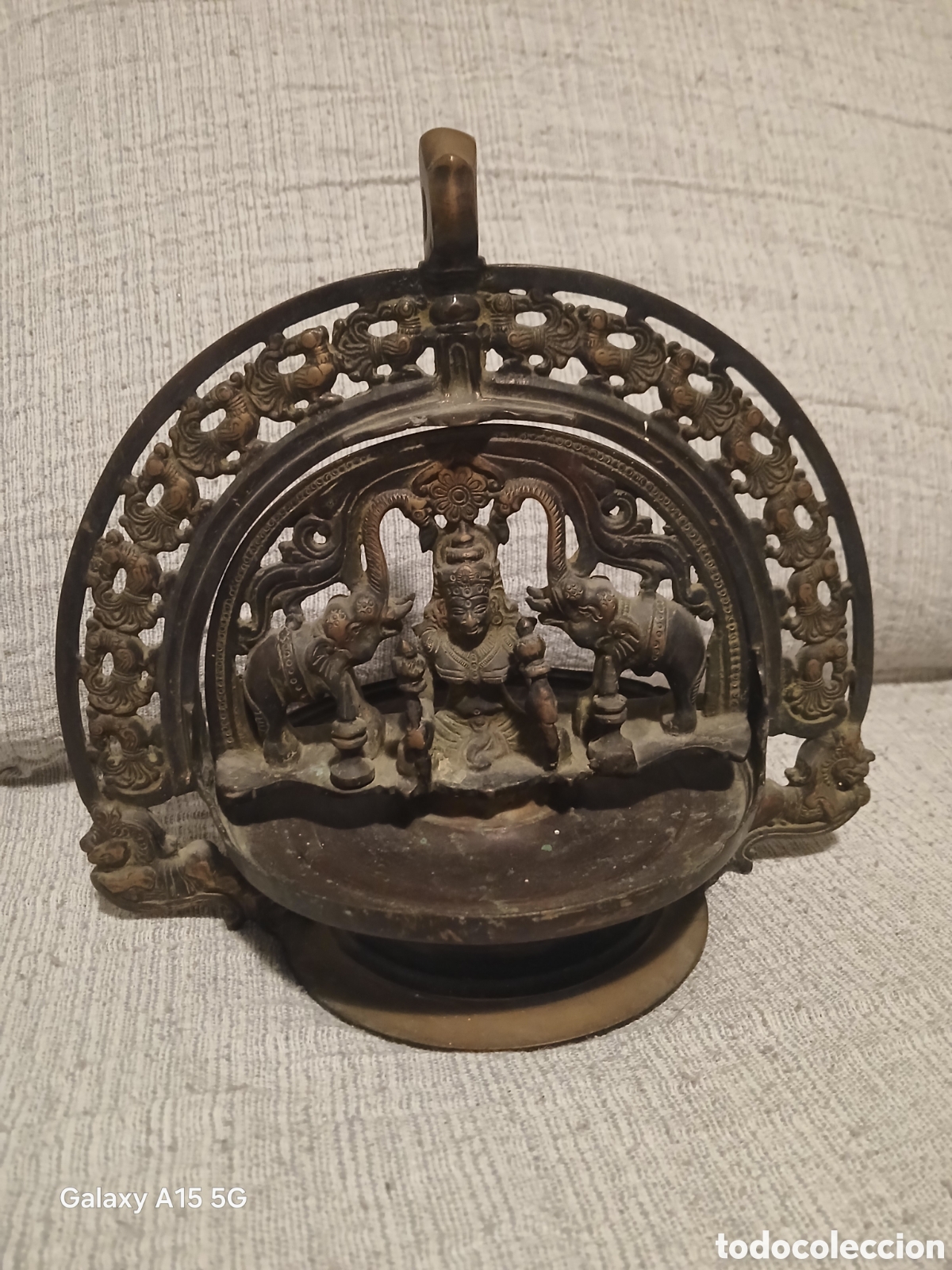 Vintage: ANTIGUA LAMPARA DE ACEITE GAJALAKSHMI BRONCE MACIZO, KERALA.