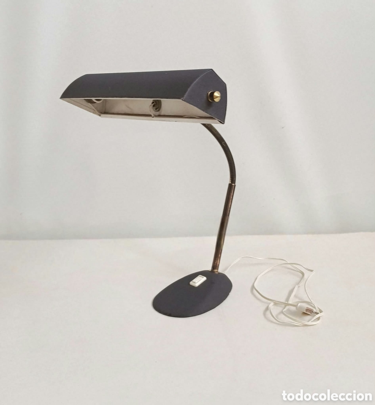 Vintage: LAMPARA VINTAGE ESCRITORIO A&Ntilde;OS 50 60 // MID CENTURY DESPACHO SOBREMESA NEGRA LATON