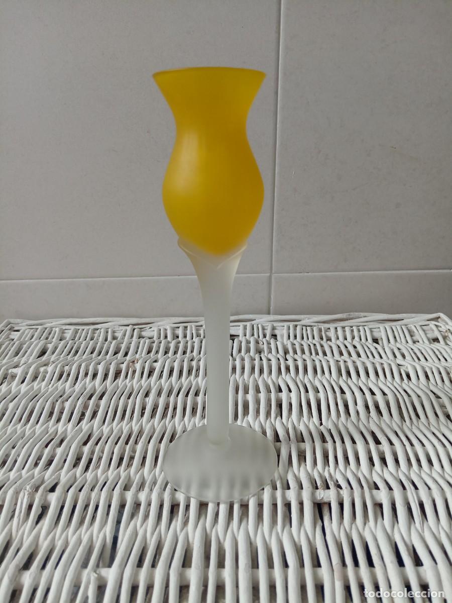 Vintage: Candelabro Portavelas Vintage de Vidrio Esmerilado