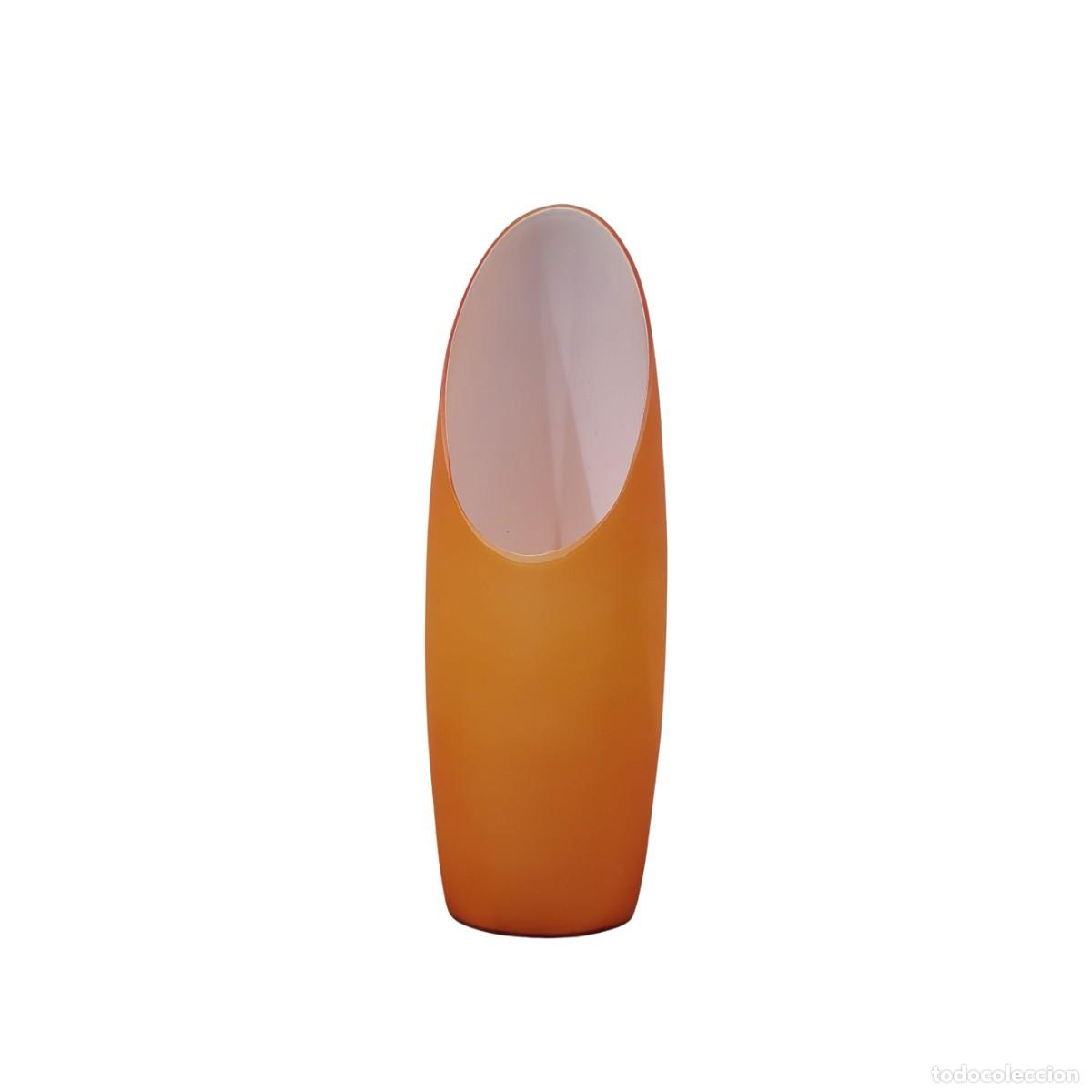 Vintage: L&aacute;mpara de sobremesa de cristal doblado, Naranja, a&ntilde;os 70 &ndash; Francia