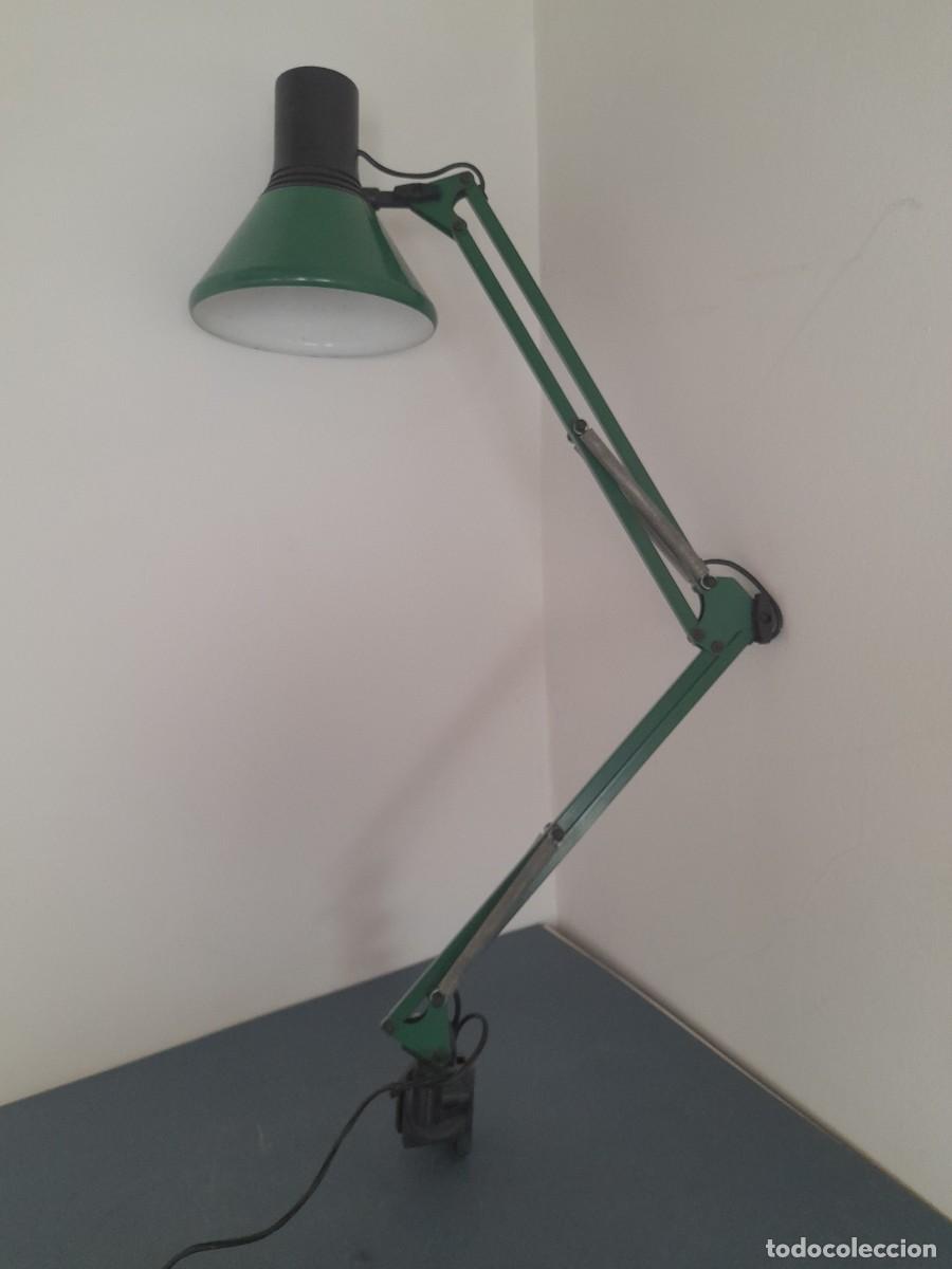 Vintage: Lampara flexo fase color verde, 80cm aprox, funcionando