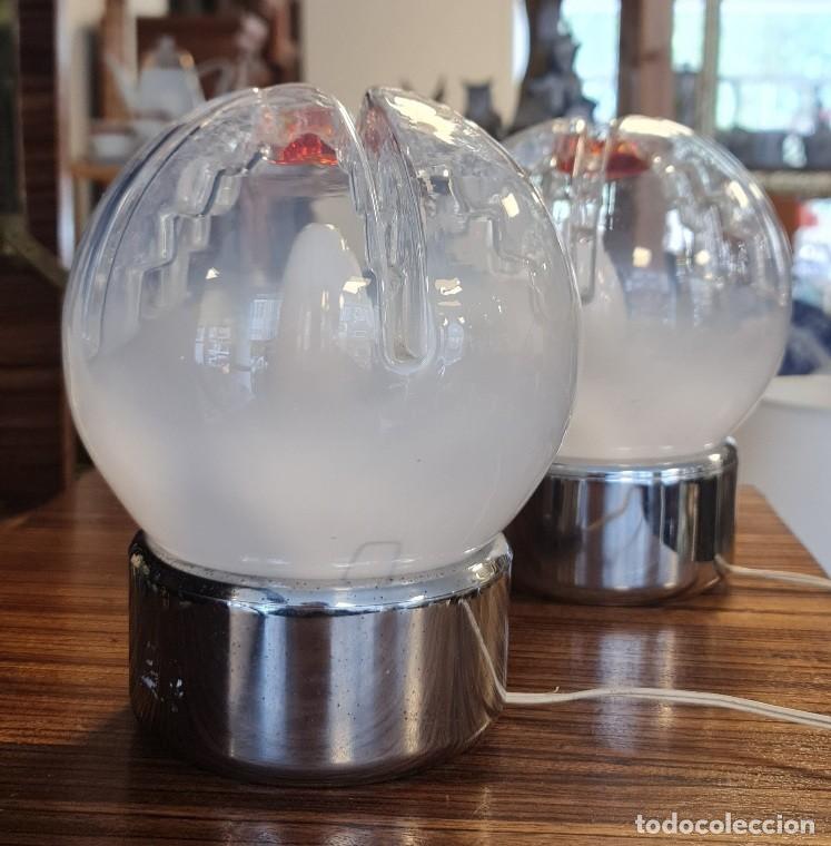 Vintage: Pareja de L&aacute;mparas de Mesa Globo en Cristal de Murano de Mazzega Italia (c. 1970)