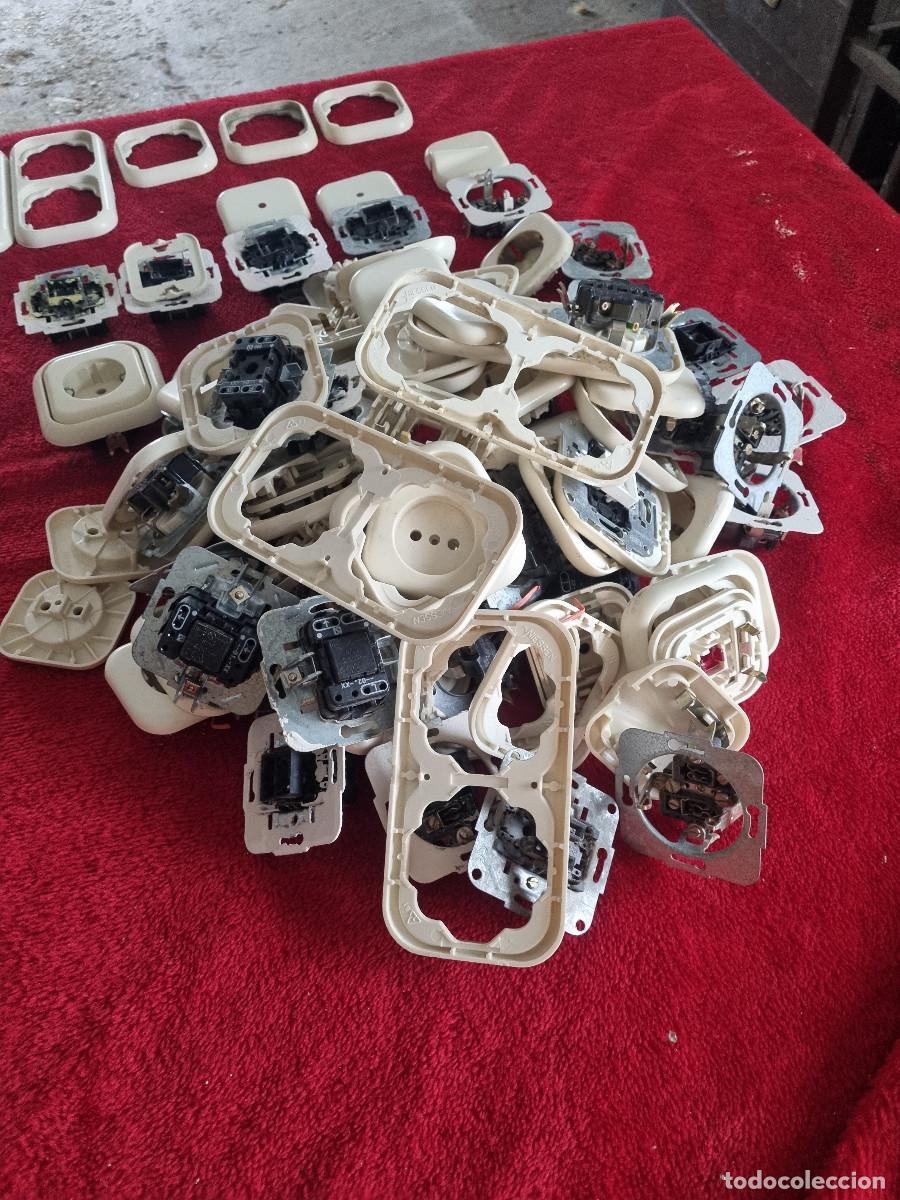 Vintage: LOTE DE INTERRUPTORES, ENCHUFES, PULSADORES. SEGUNDA MANO. MARCA NIESSEN