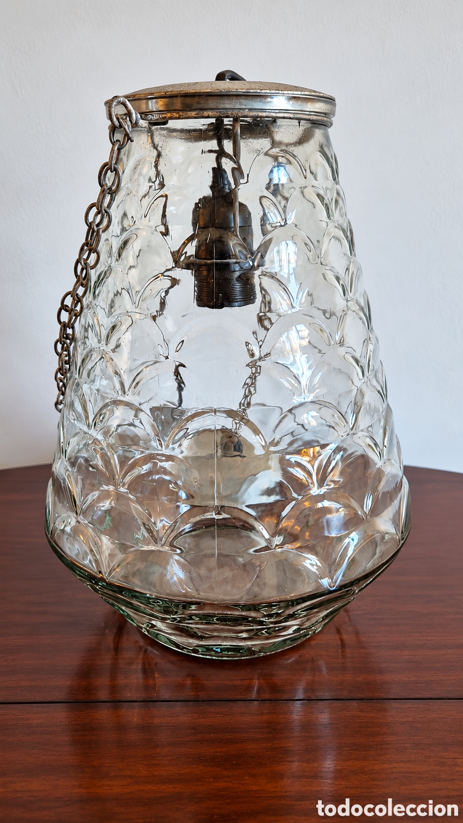Vintage: Preciosa l&aacute;mpara vintage colgante de cristal en forma de jarro con relieves florales