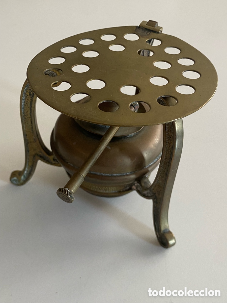 Vintage: Antiguo hornillo de lat&oacute;n port&aacute;til