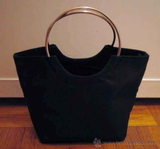 Pequeño bolso de mujer - color negro - asa meta - Vendido en Venta Directa  - 26094345