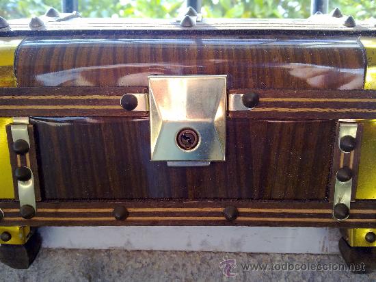 Vintage: PRECIOSO JOYERO EN FORMA DE ARCA. - Foto 3