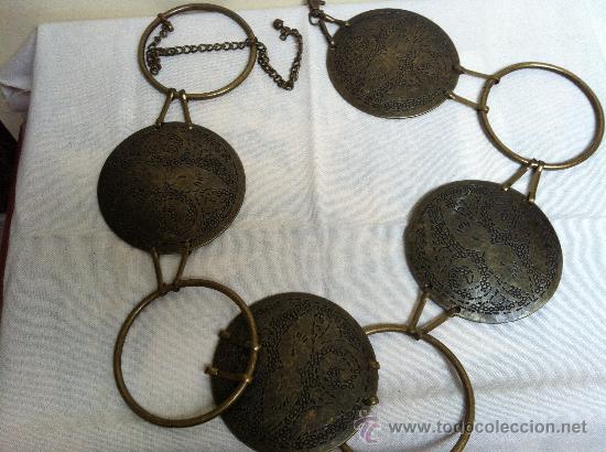 Vintage: Original cintur&oacute;n de lat&oacute;n a&ntilde;os 80 - Foto 2