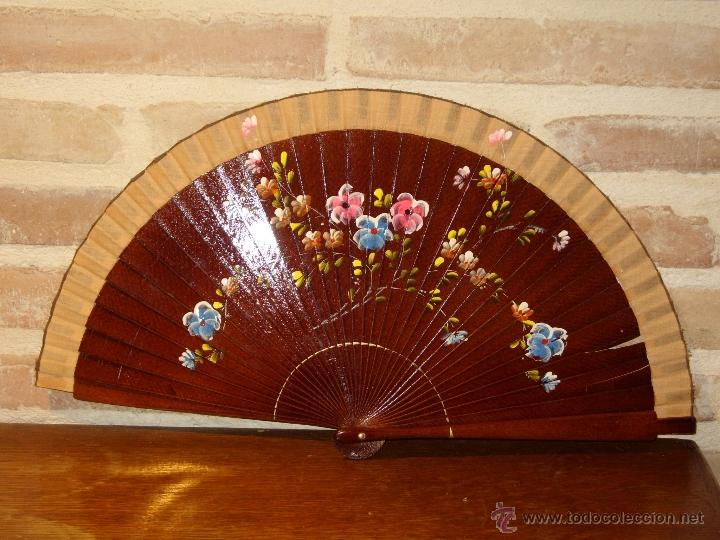 Vintage: ABANICO DE MADERA PINTADO - Foto 2