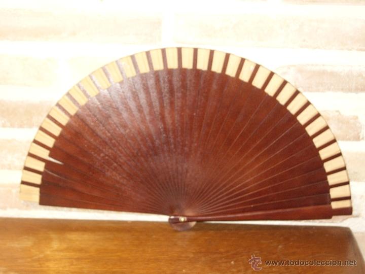 Vintage: ABANICO DE MADERA PINTADO - Foto 4