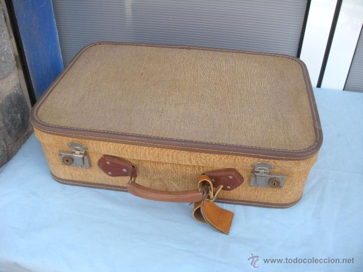 Vintage: MALETA DE LOS A&Ntilde;OS 70 CON LLAVE - Foto 1
