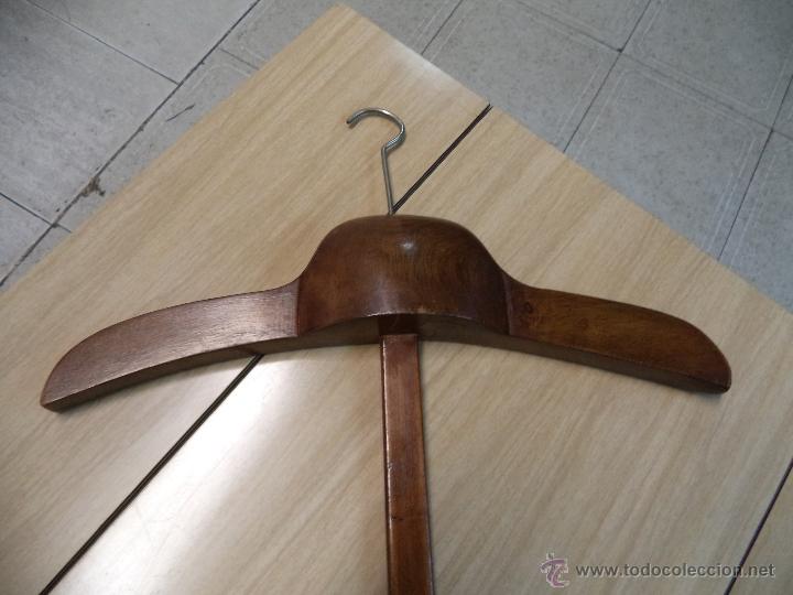 Vintage: Antigua percha de madera a&ntilde;os 60 - Foto 2