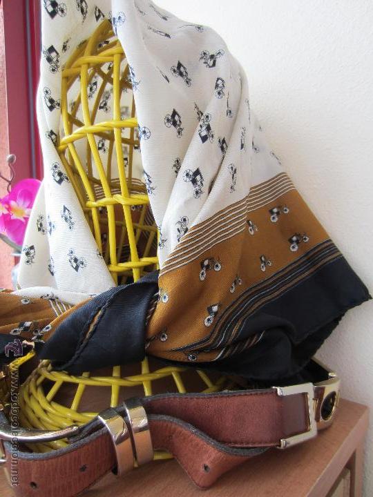 Vintage: Conjunto de pa&ntilde;uelo y cintur&oacute;n en piel - Foto 1