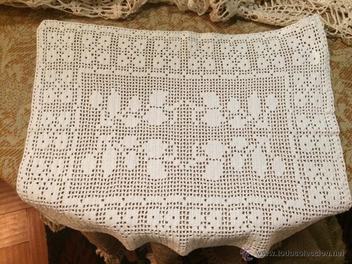 Vintage: Antiguo tapete rectangular  hecho a mano en ganchillo blanco - Foto 1