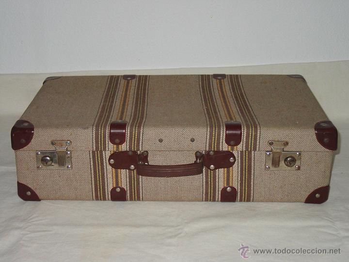 Maleta vintage, tela, cartón, madera y plástico - Vendido en Subasta -  50675719
