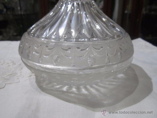 Vintage: Antiguo tarro de tocador de cristal. Di&aacute;metro: 15 cms. - Foto 3