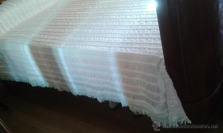 Vintage: COLCHA DE ALGODON. Medidas: 184 x 222 sin fleco. El fleco mide 7 cm. - Foto 3