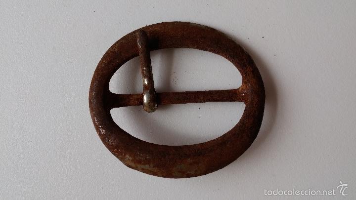Vintage: Hebilla a&ntilde;os 60 de 4,5 x 5 cms - Foto 1