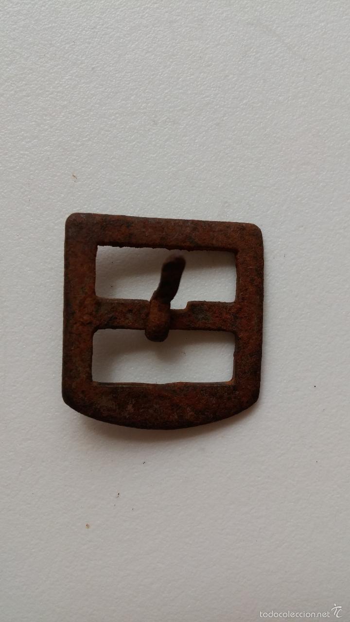 Vintage: Hebilla de 2,2 x 2 cms. creo que de chaleco - Foto 1
