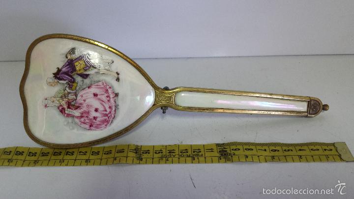 Vintage: ANTIGUO CEPILLO DE TOCADOR DE CER&Aacute;MICA Y BRONCE - Foto 4