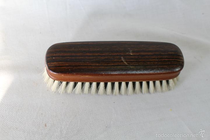 Vintage: cepillo antiguo en madera y cerda - Foto 2