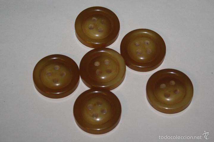Vintage: Lote de 6 botones antiguos color Caf&eacute; con leche