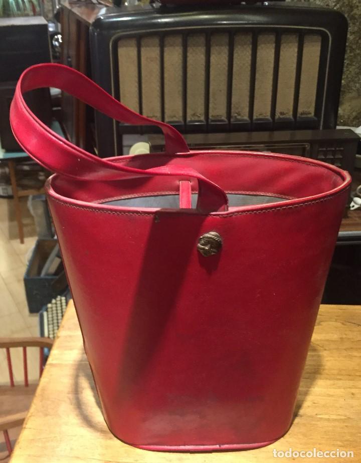 Vintage: Bolso forma de cubo en polipiel roja - Foto 3
