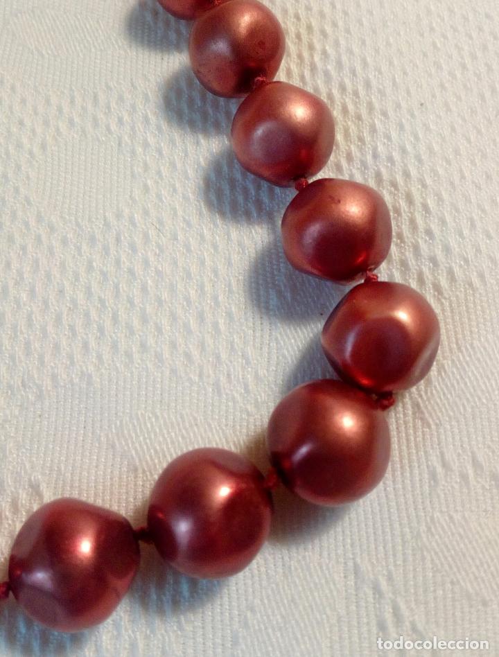 Vintage: COLLAR DE CUENTAS MET&Aacute;LICAS Y CIERRE DE IMAN. - Foto 3