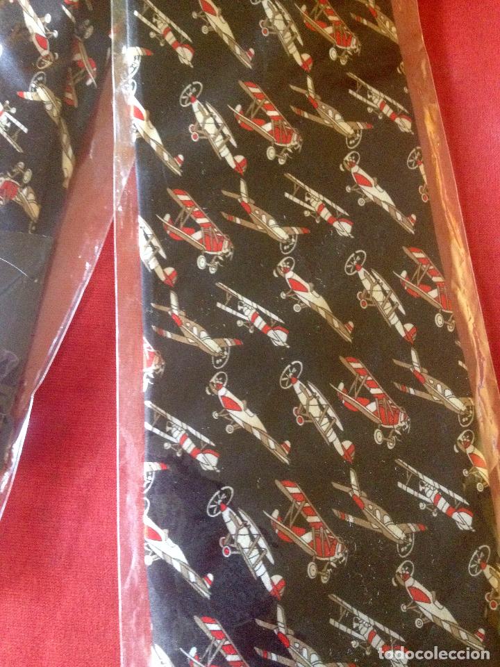 Vintage: ORIGINAL CORBATA PARA EVENTOS - MARCA ROBIN RUTH - AVIONETAS DE COLORES - NUEVA A ESTRENAR