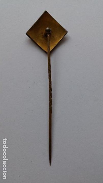 Vintage: Pin antiguo para sujetar el pa&ntilde;uelo de 7 cms - Foto 2