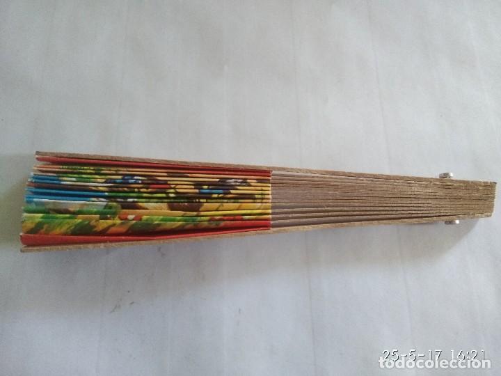 Vintage: Antiguo abanico de colecci&oacute;n de Madera y Papel - Foto 2