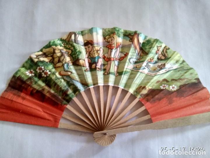 Vintage: Antiguo abanico de colecci&oacute;n de Madera y Papel - Foto 1