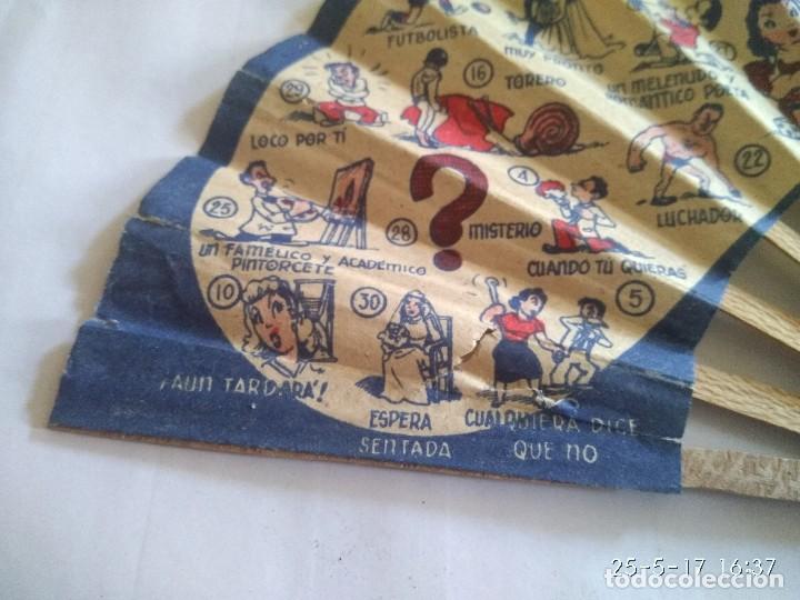 Vintage: Antiguo abanico de colecci&oacute;n de Madera y Papel - Foto 2