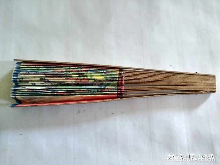 Vintage: Antiguo abanico de colecci&oacute;n de Madera y Papel. - Foto 2