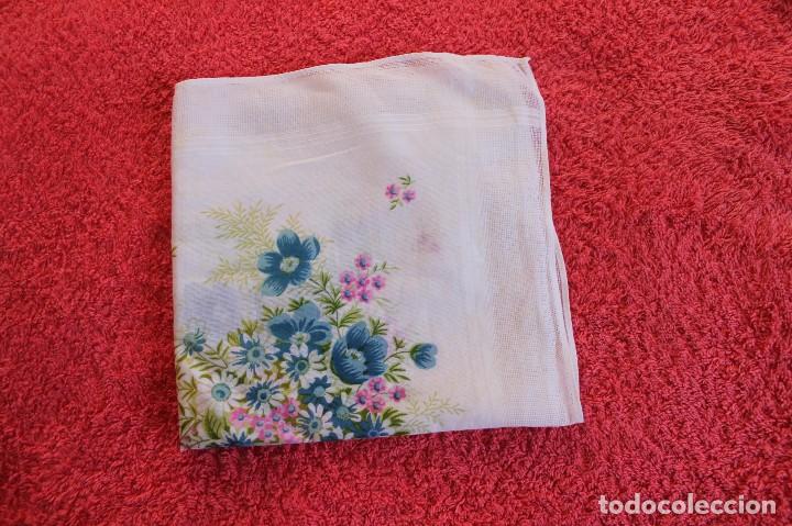 Vintage: PA&Ntilde;UELO DE ALGODON CON FLORES-A&ntilde;os 70 - Foto 2
