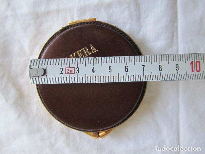 Vintage: Polvera de cuero o material. Grabado dorado Polvera - Foto 2