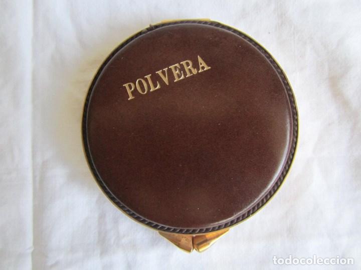 Vintage: Polvera de cuero o material. Grabado dorado Polvera - Foto 3