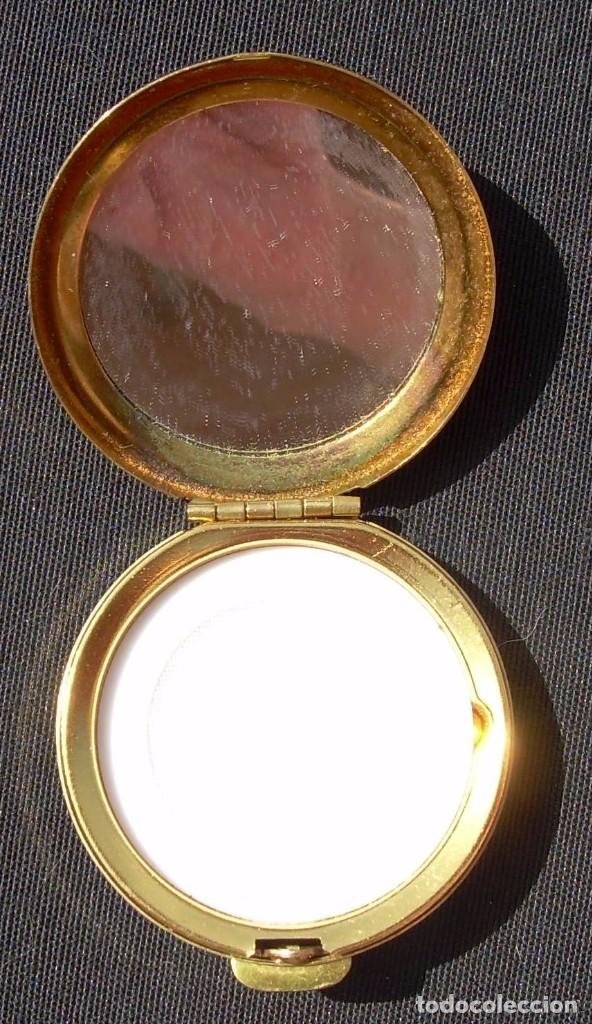 Vintage: PEQUE&Ntilde;A POLVERA EN NEGRO Y DORADO - Foto 3