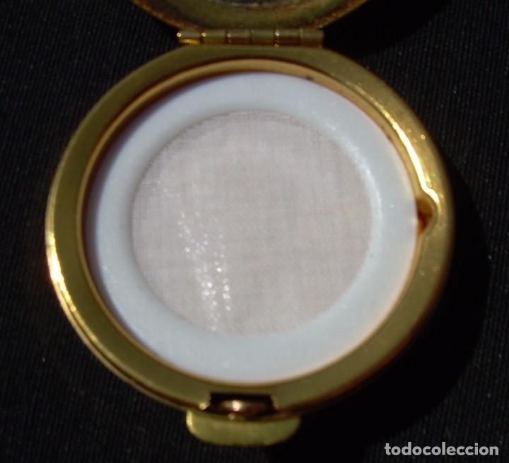 Vintage: PEQUE&Ntilde;A POLVERA EN NEGRO Y DORADO - Foto 5