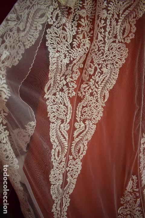 Vintage: Espectacular abrigo / velo de novia en encaje de Granada con tramaje simil encaje de Bruselas - Foto 3 - 103728727