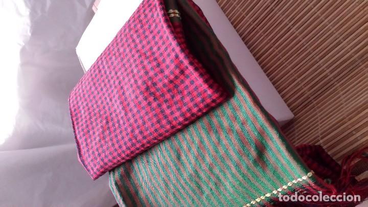 Vintage: Fular rojo ,verde y negro - Foto 1