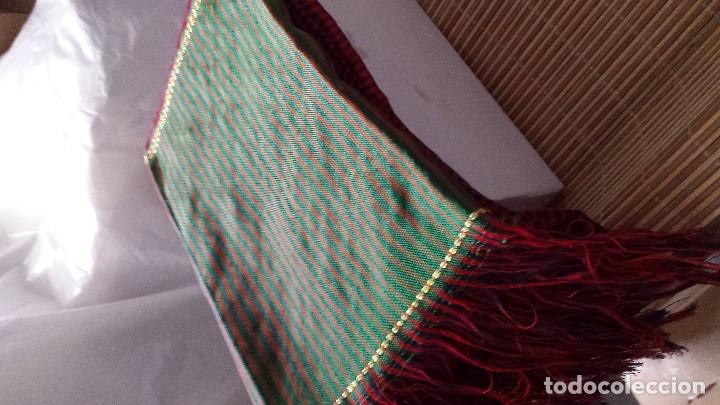 Vintage: Fular rojo ,verde y negro - Foto 2