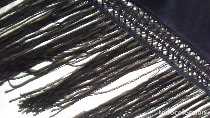 Vintage: Mant&oacute;n negro triangular de terciopelo bordado con flores - Foto 18