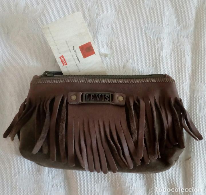 Vintage: LEVIS - BOLSO VINTAGE DE PIEL CON FLECOS. - Foto 1