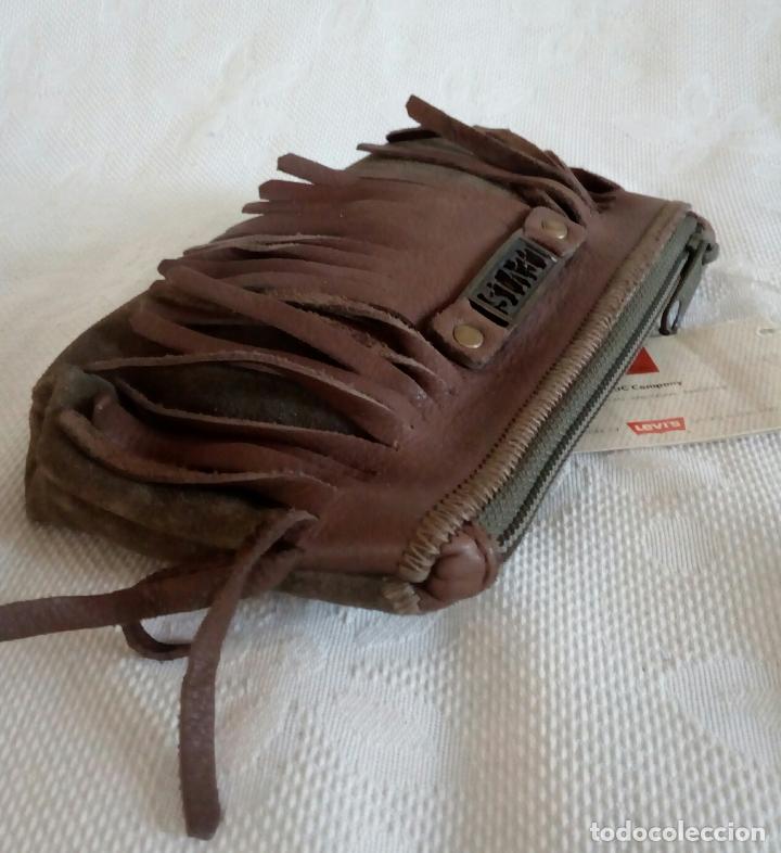 Vintage: LEVIS - BOLSO VINTAGE DE PIEL CON FLECOS. - Foto 2
